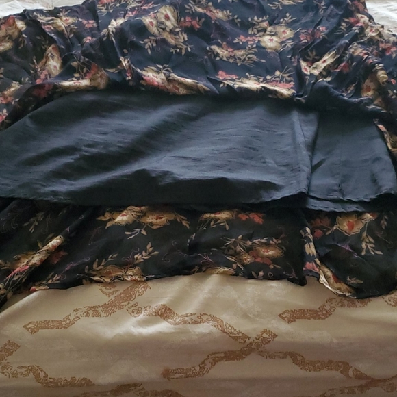 Skirt - Picture 3 of 3